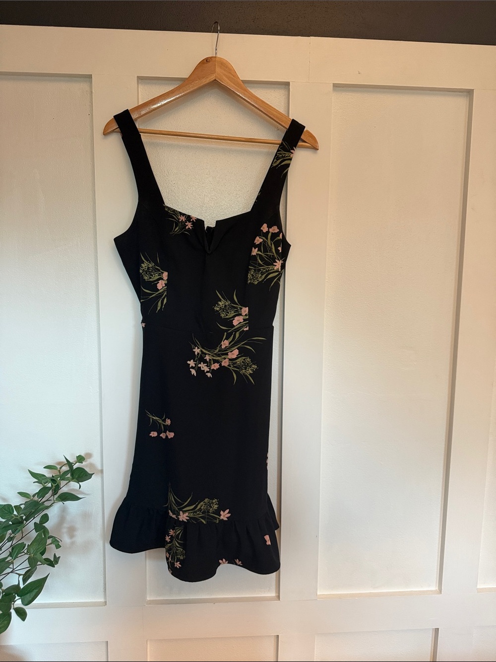 41 Hawthorn Black Floral Ruffle-Hem Mini Dress